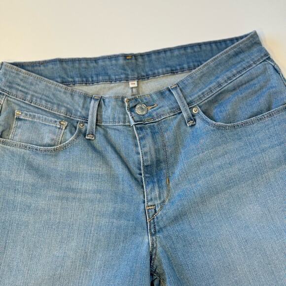 Levi’s Jeans Bermuda Shorts Stretch Light Wash Denim Cuffed - Picture 1 of 10